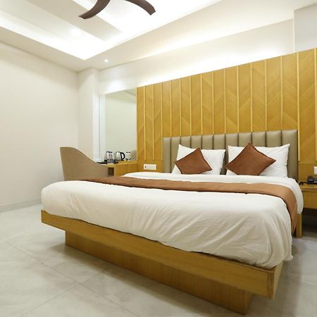 Hotel Glitz - Walk In From New Delhi Railway Station Exterior foto